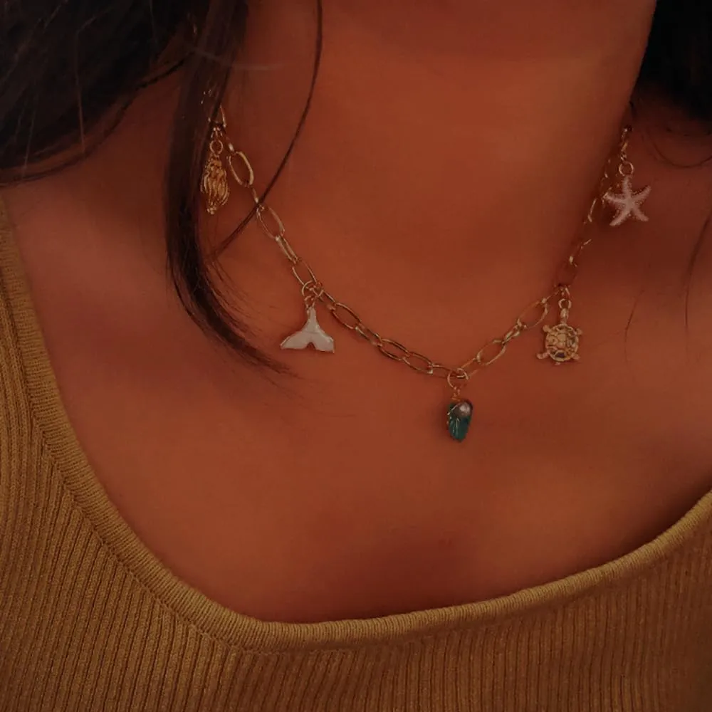 1Pcs Seashell Necklace for Women Fashion Colorful Enamel Seascape Pendant Necklace Summer Beach Snail Shell Starfish Charms Necklaces Beach Vacation Essentials Holiday Jewelry