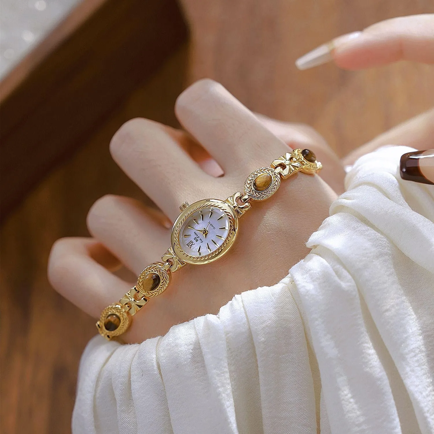 ADSBIAOYE Women Vintage Watch Dainty Oval Dial Small Gold Bracelet Watch Luxury Ladies Dress Waterproof Analog Casual Watches