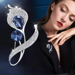 Blue diamond alloy horseshoe lily exquisite brooch suitable for banquet gatherings