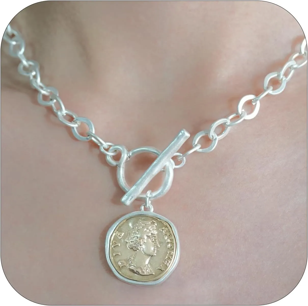 Chunky Gold Coin Pendant Necklace Trendy Layered Statement Chain for Women, Antique Toggle Design with Thick Link, Fashionable Necklaces for Women