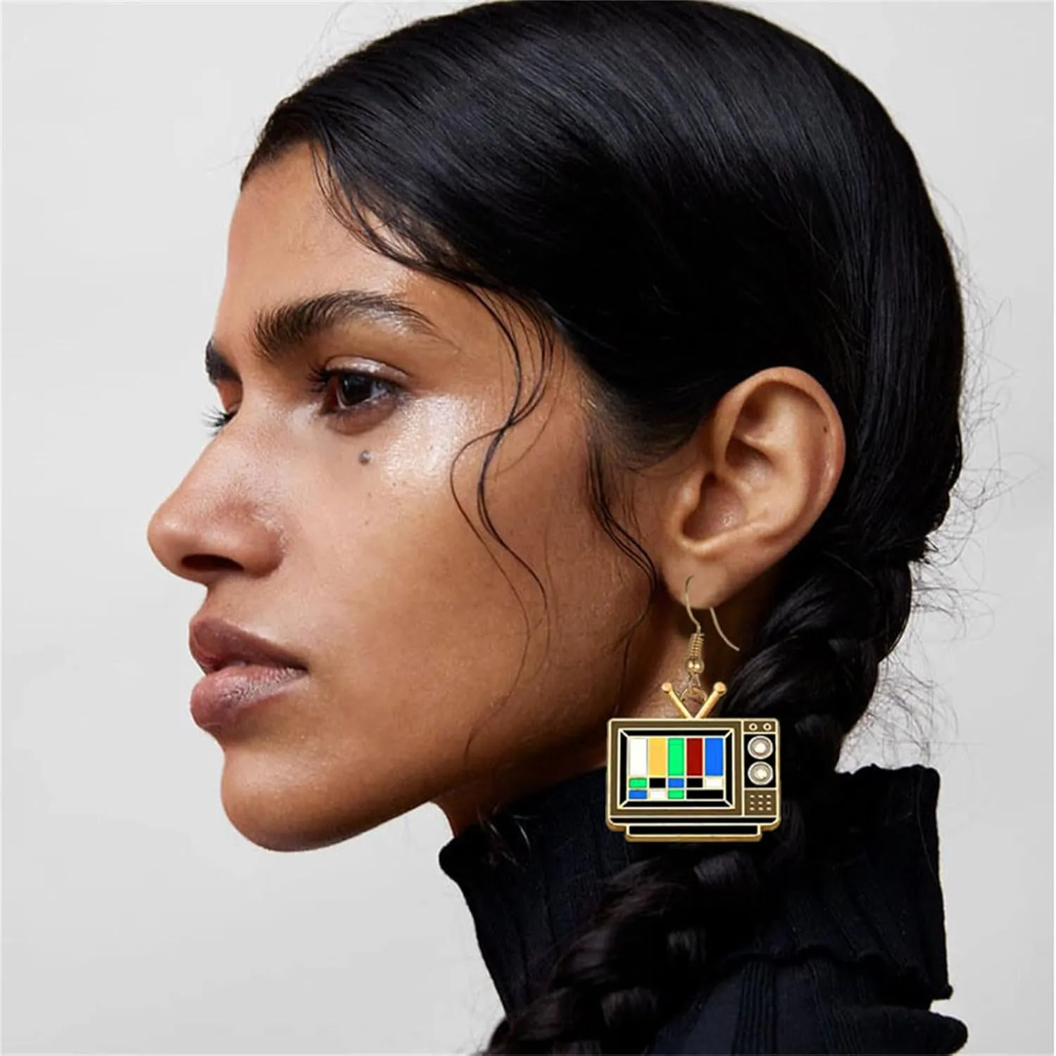 coadipress Vintage Television Earrings Creative Statement Unique TV Dangle Drop Earrings Novelty Jewelry for Women Birthday Gifts