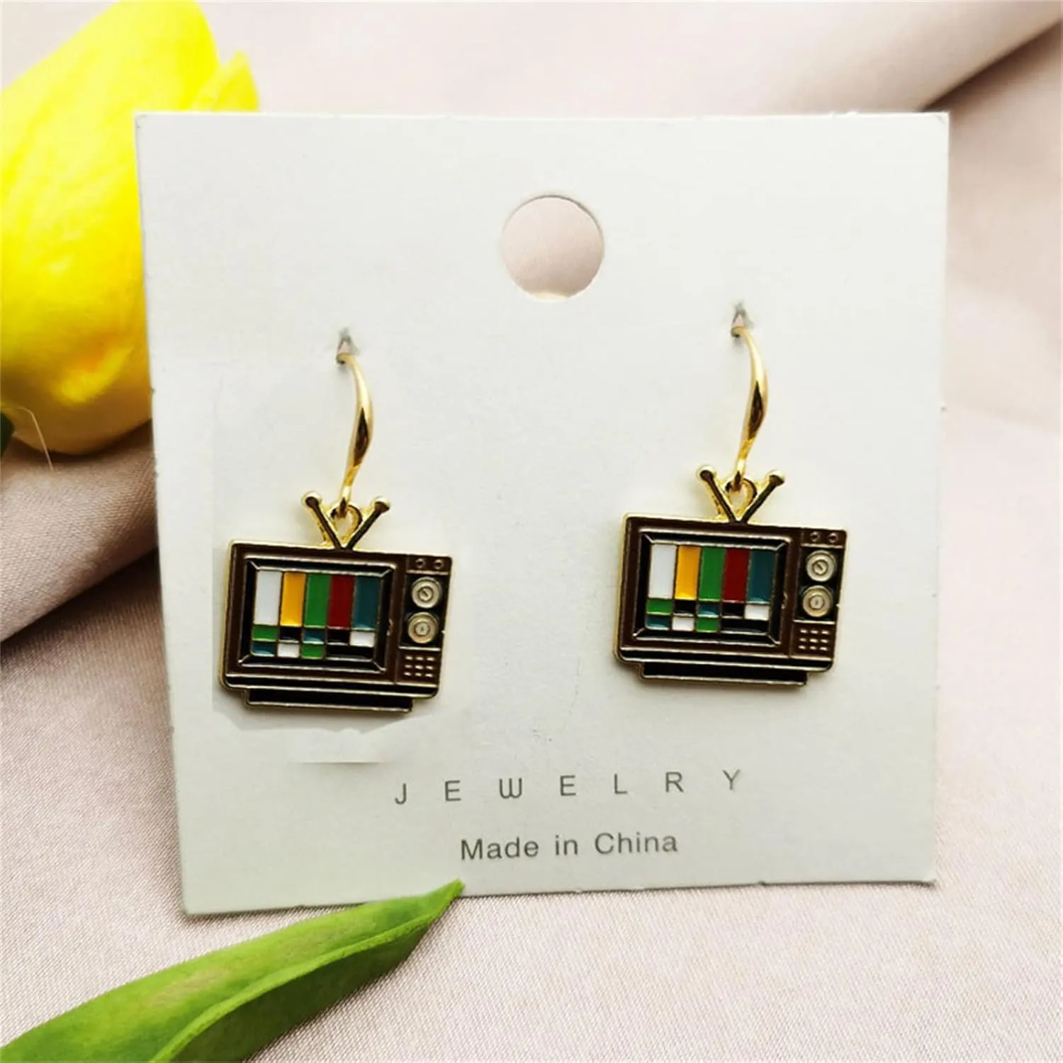 coadipress Vintage Television Earrings Creative Statement Unique TV Dangle Drop Earrings Novelty Jewelry for Women Birthday Gifts