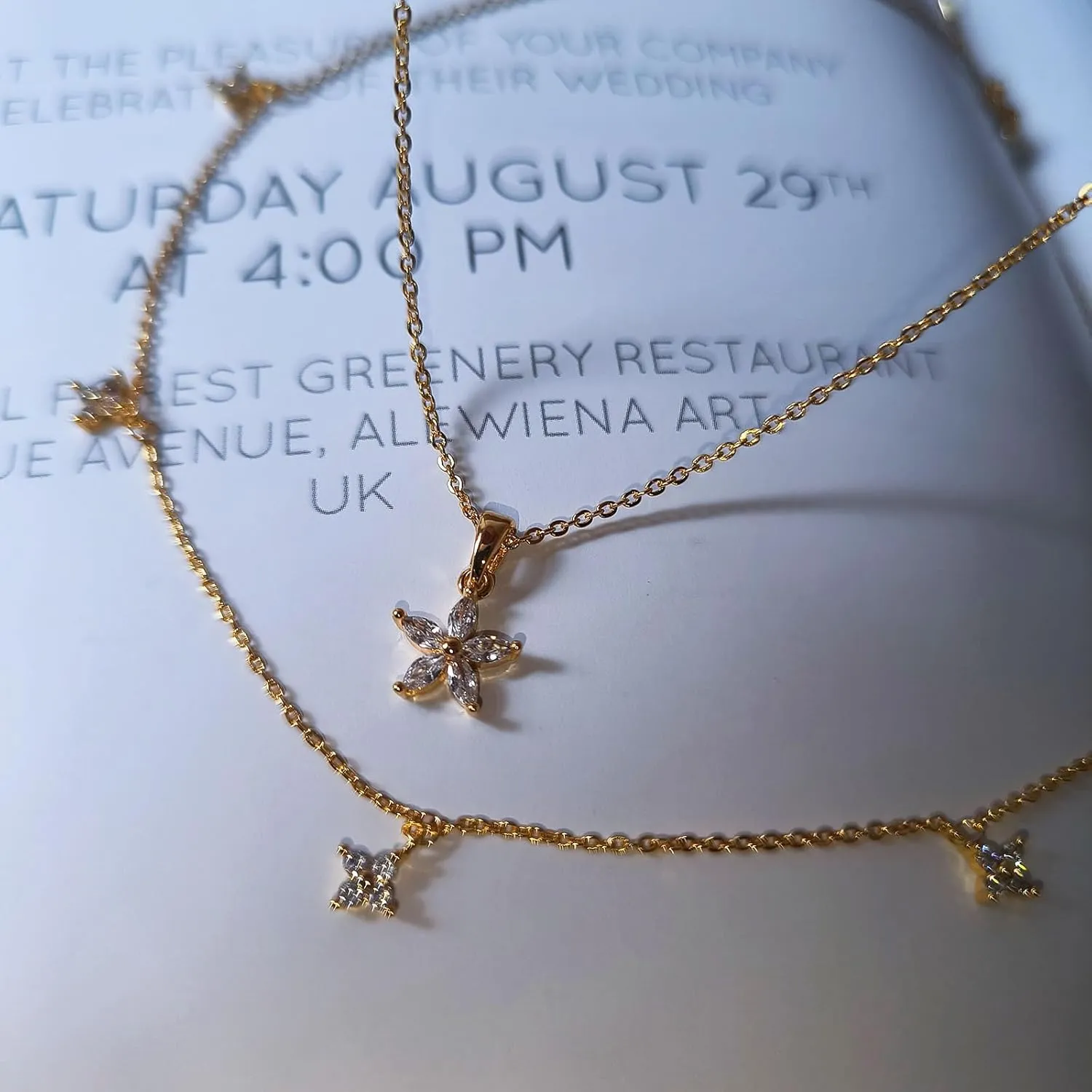 Dainty Choker Necklace for Women 18K Gold Plated Shining Dots Box Chain Sparkle Necklaces Cute Paperclip Link Herringbone Necklace Exquisite Jewelry Gifts for Mom Girlfriend