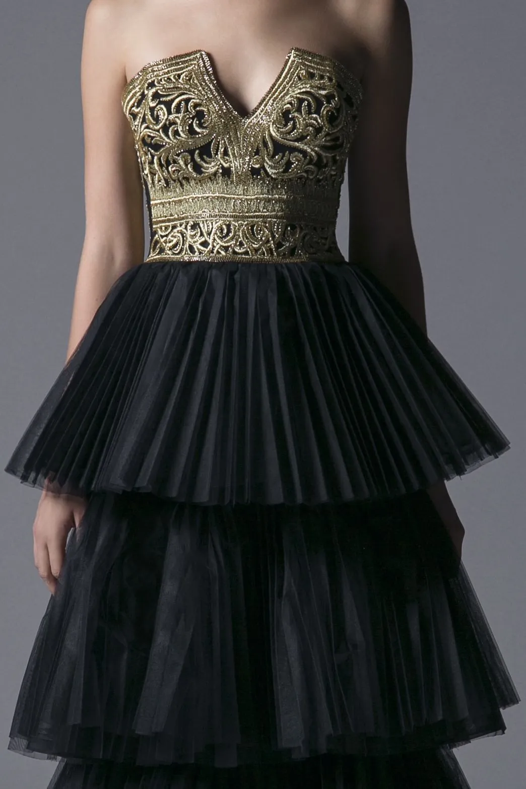 EMBROIDERED STRAPLESS DRESS