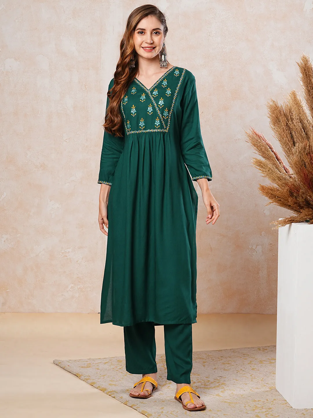 Ethnic Embroidered Straight Fit Kurta with Pant - Green