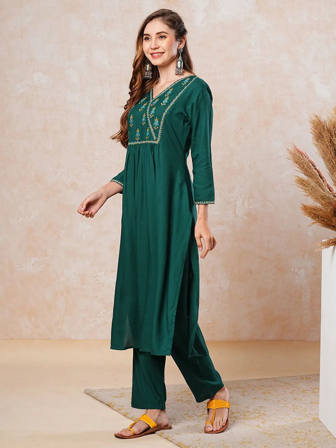 Ethnic Embroidered Straight Fit Kurta with Pant - Green