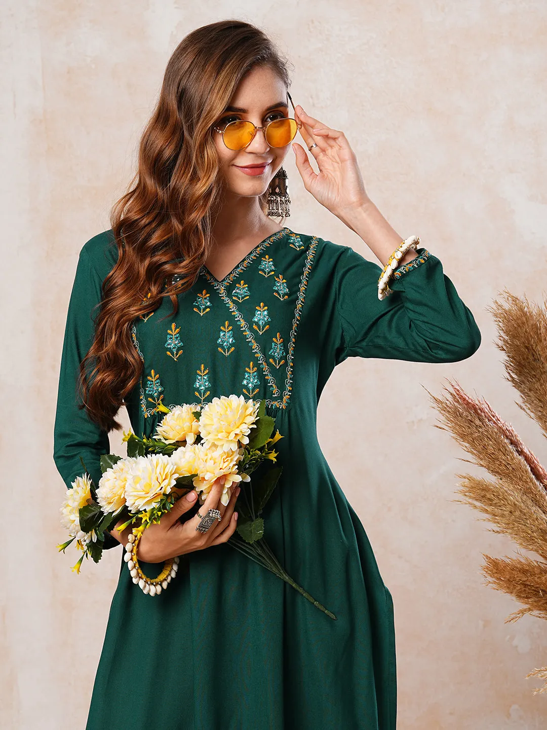 Ethnic Embroidered Straight Fit Kurta with Pant - Green