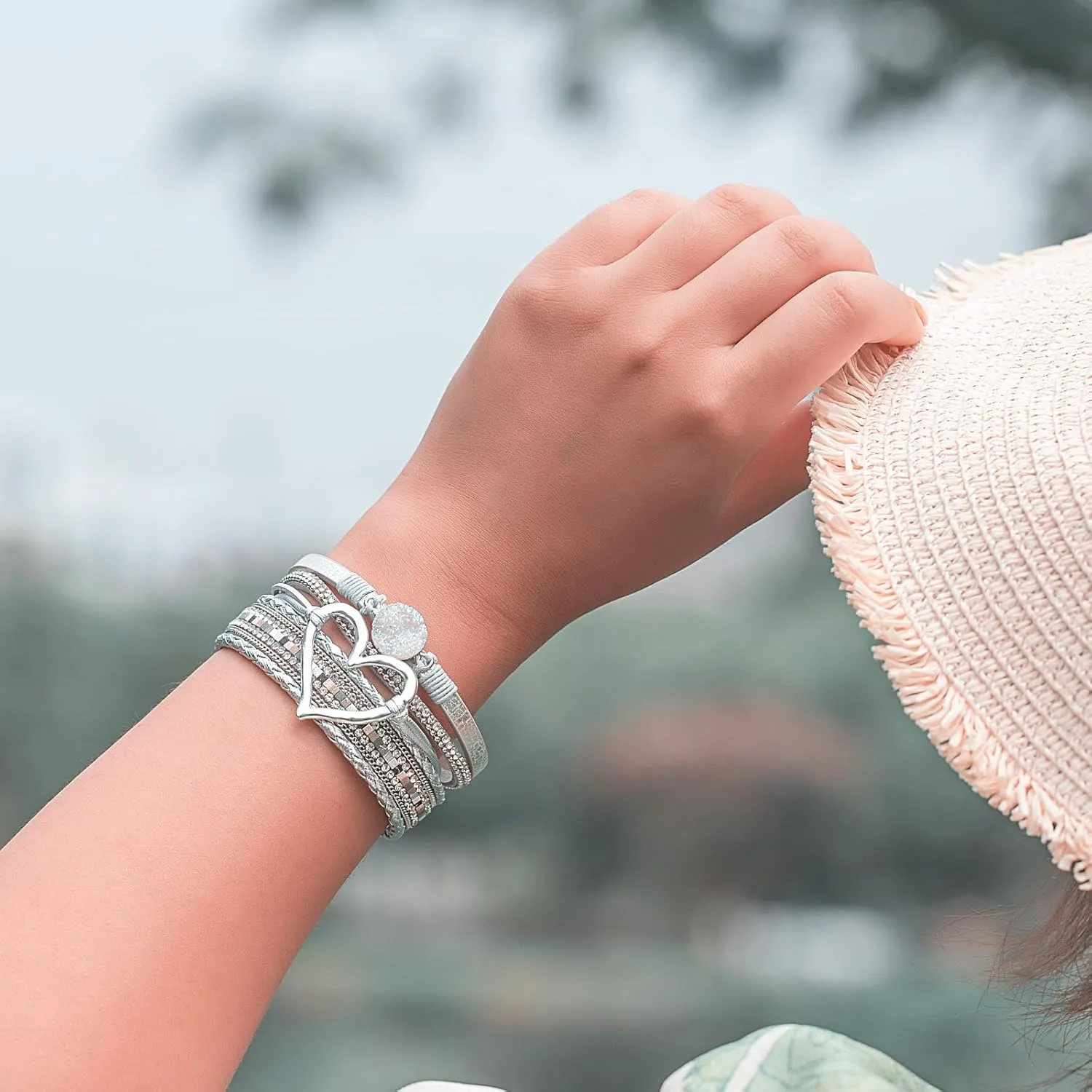 FANCY SHINY Heart Leather Wrap Bracelets Stackable Boho Cuff Bangles Trendy Resin Stone Rhinestone Bracelets with Magnetic Clasp for Women Mother Gift Jewelry