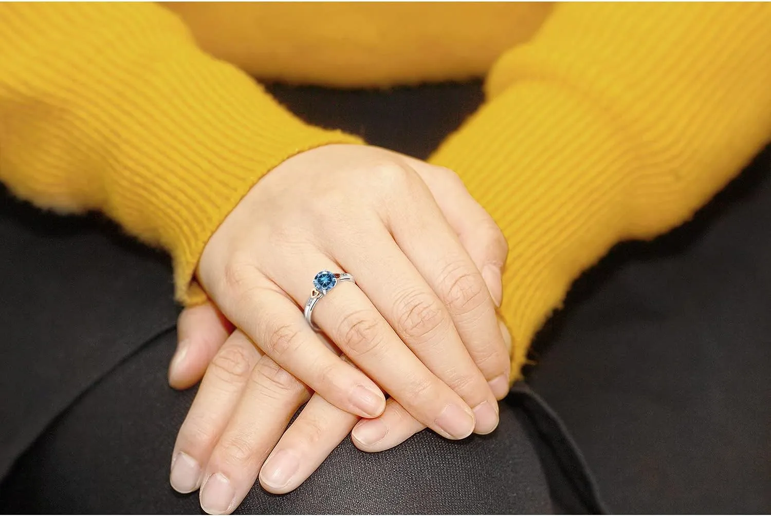 Gem Stone King 925 Silver and 10K Rose Gold Persian Blue Moissanite and White Diamond Solitaire Engagement Ring For Women (1.03 Cttw, Round 6.5MM, Gemstone Birthstone, Available in Size 5,6,7,8,9)
