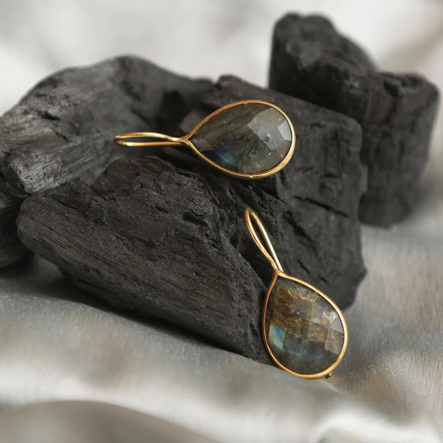 Gempires Pear Shaped Teardrop Crystal Earrings, Bezel Earring, Natural Gemstone Dangle Drop Earrings, Minimal, Everyday Wear, Gift for Her (Length 1.25 inch)