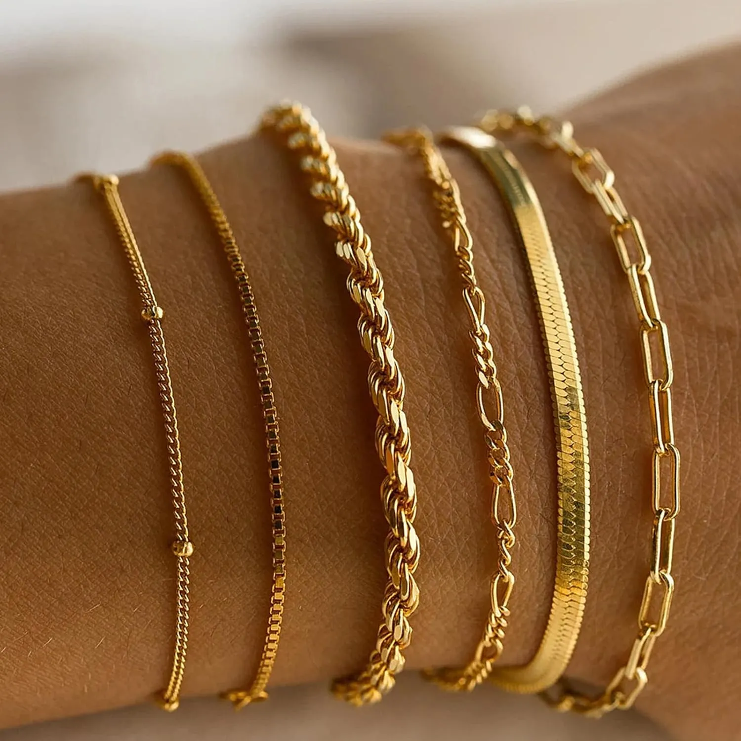Gold Bracelets for Women 14K Gold Plated Stackable Bracelets for Women Cuban Link Paperclip Chain Dainty Bracelet Set Trendy Gold Bracelet Layered Link Bracelet Pack Jewelry for Women