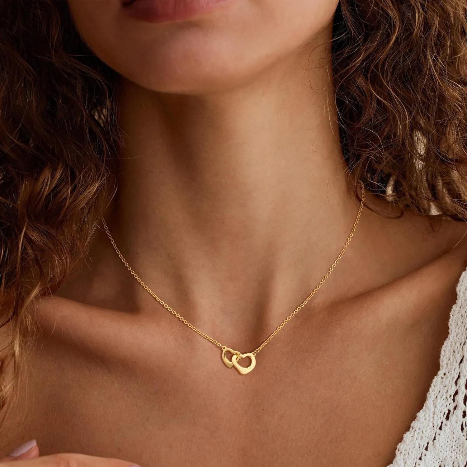 Gold Pendant Necklace for Women TrendyDainty 14K Gold Plated Charms Necklaces Paperclip Circle Pendant Necklace Simple Open Oval Diamond Pendant Choker Necklaces Cute Jewelry Gifts for Women