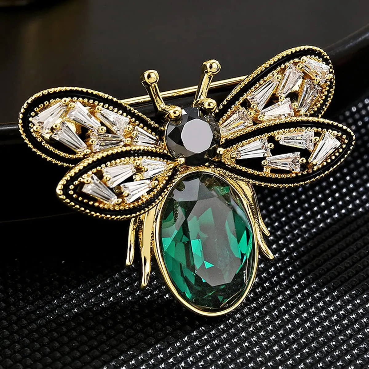 Honey Bee Brooches Pins for Woman Girls,Vintage Elegant Insect Brooch Alloy Zircon Bee Brooch Pin Clothing Accessory Jewelry Gift