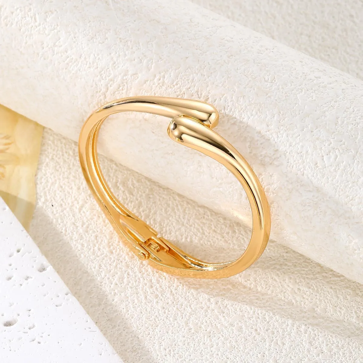 KISS WIFE Gold Bangles for Women, Chunky Gold Cuff Bracelets, Trendy Irregular Minimalist Open Wide Wrist Cuff Bracelet Jewelry Gift