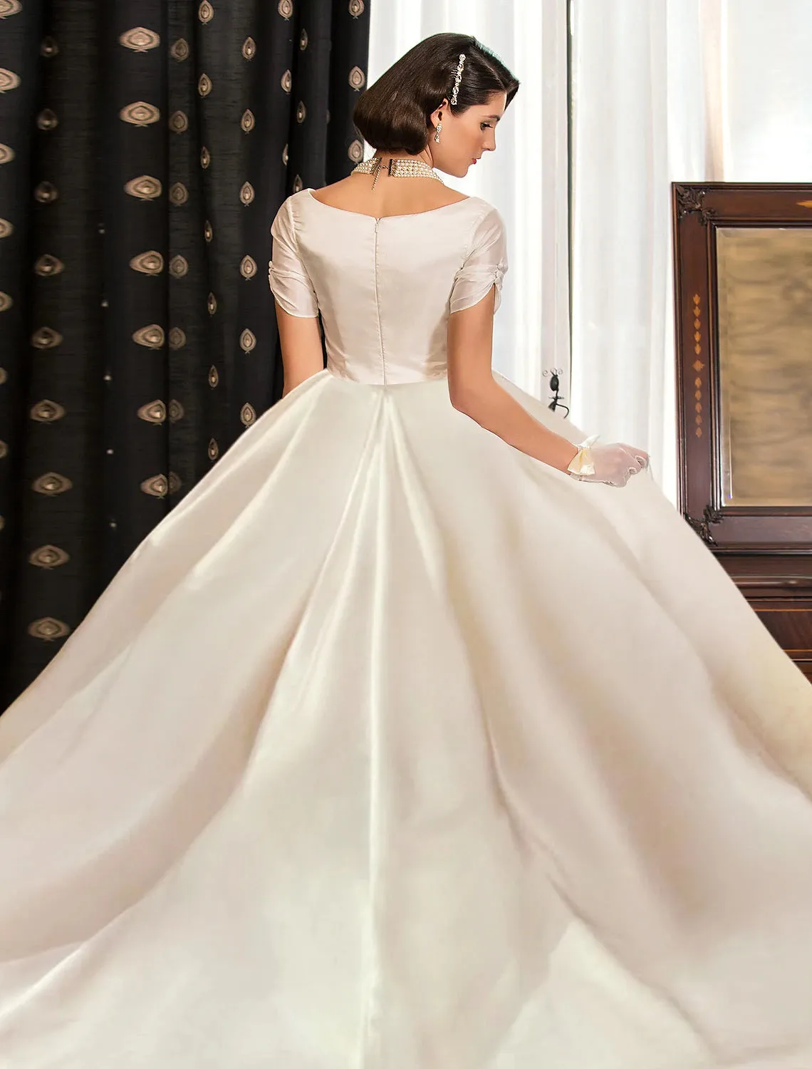 Luolandi Engagement Formal Fall Wedding Dresses Ball Gown V Neck Short Sleeve Court Train Satin Bridal Gowns With Ruched