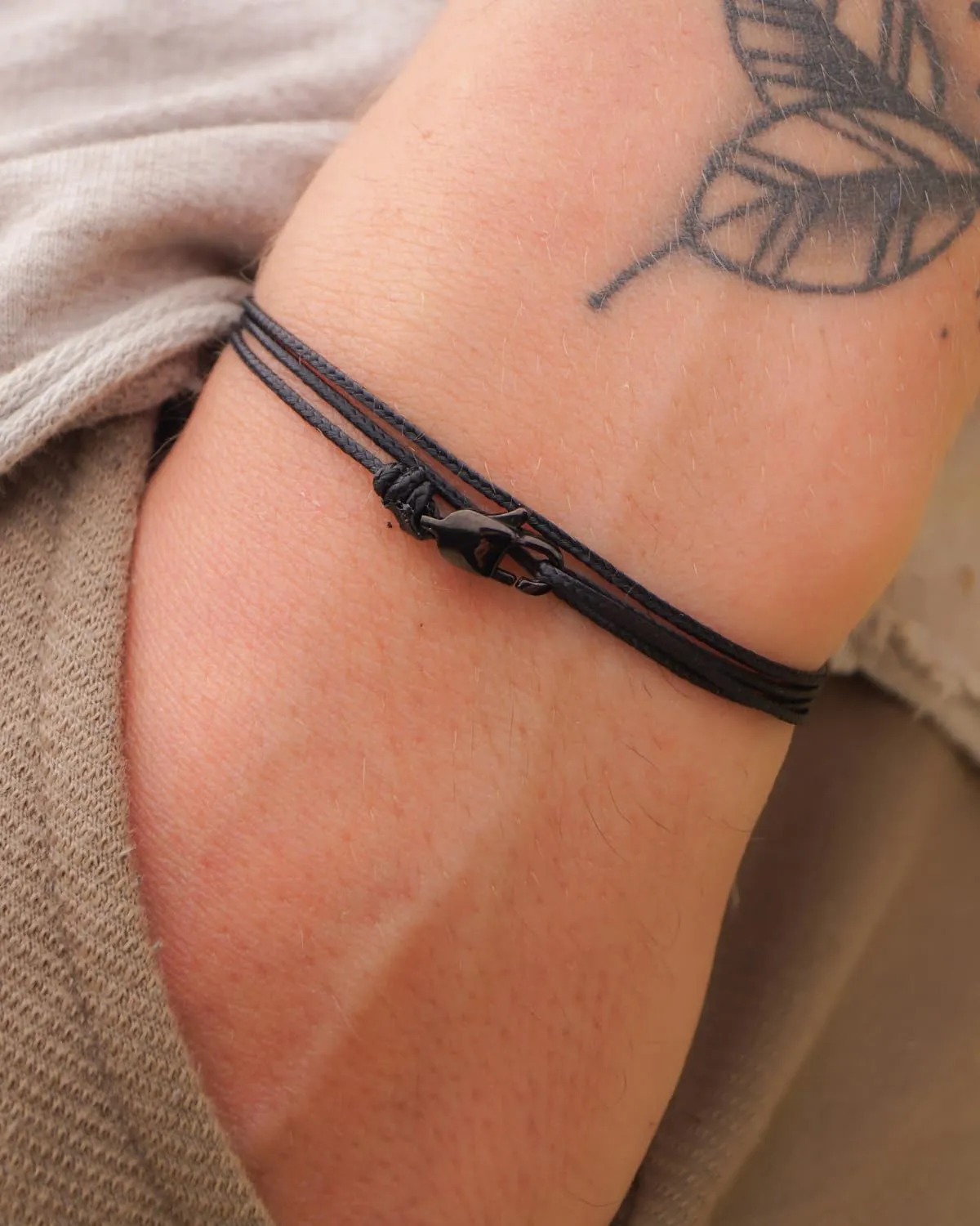 Made by Nami Nautical Rope Bracelet for Men Waterproof & Adjustable Wrap String Bracelets with Snap Hook Gift for Him (Black Black)