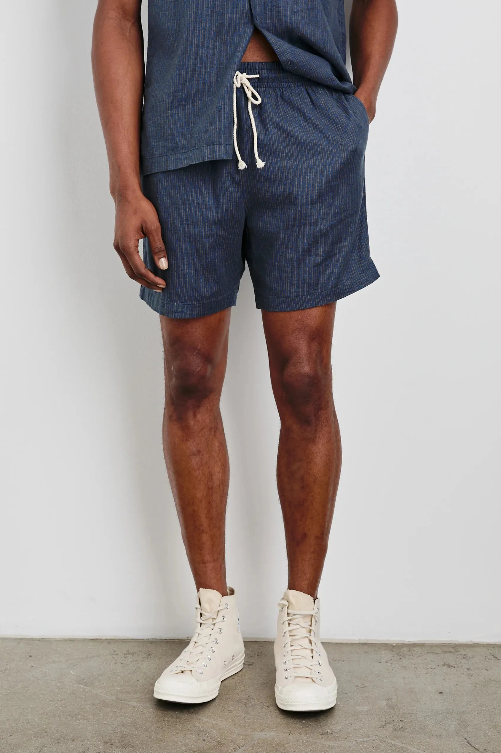 Navy Cedar Vertical Aries