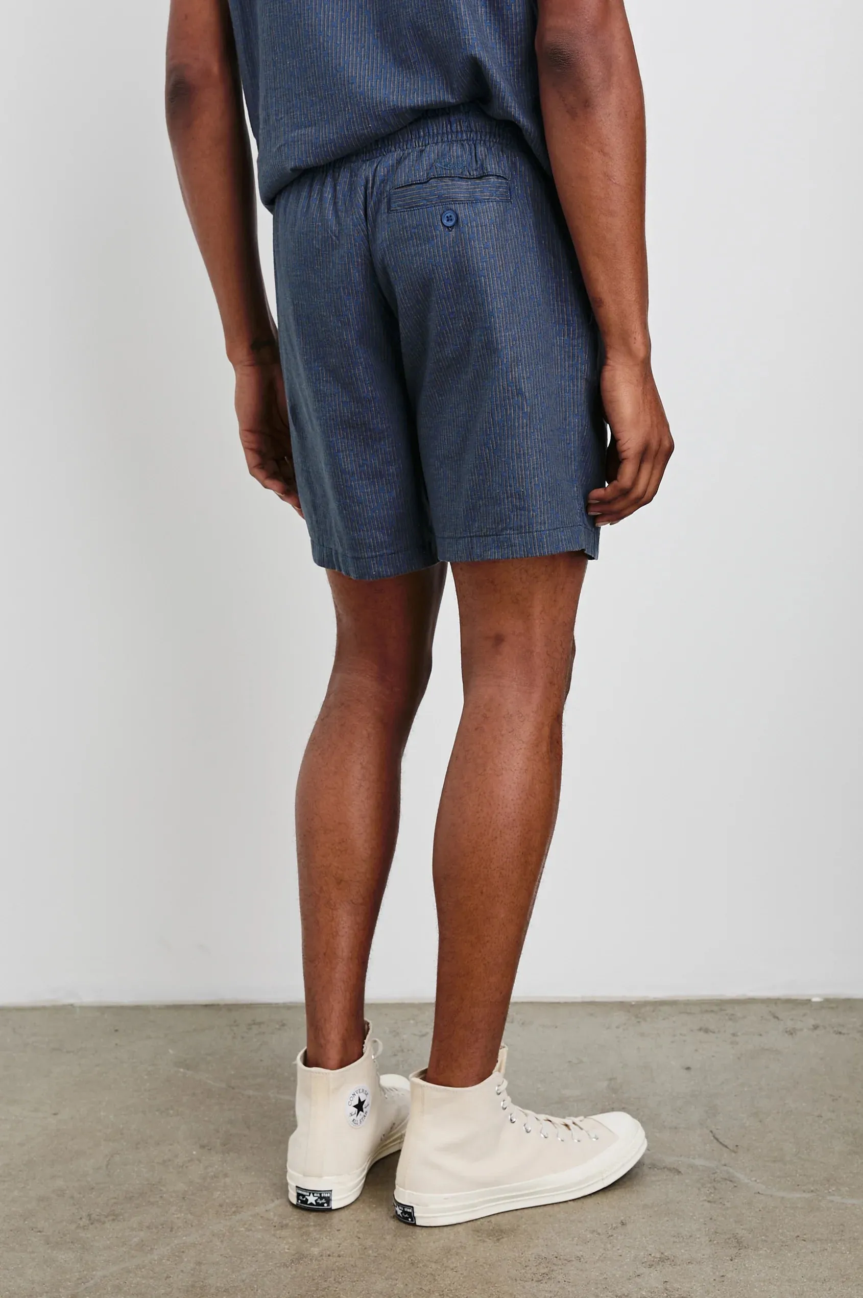 Navy Cedar Vertical Aries