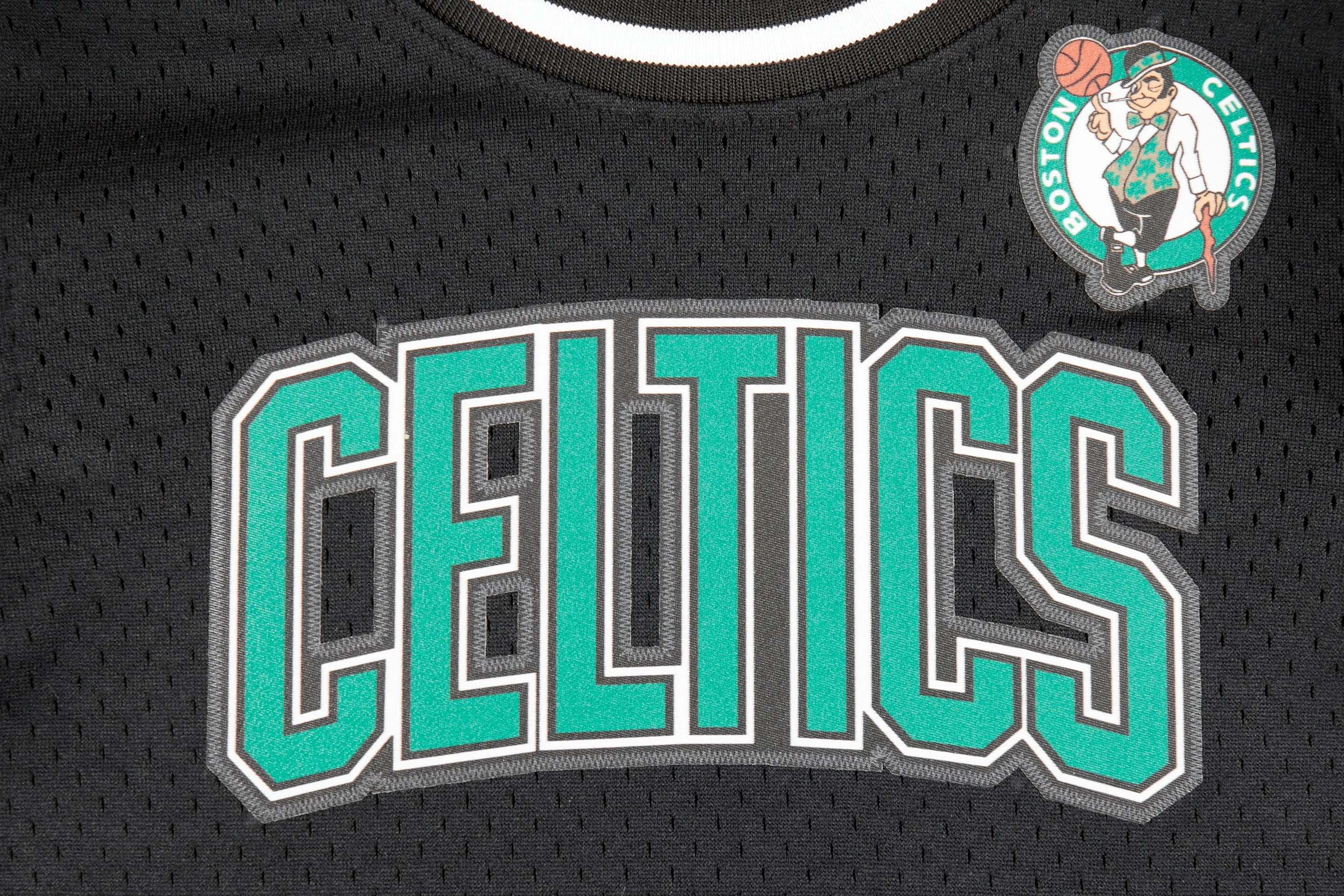 NBA BOSTON CELTICS CLASSIC LITTLE BOYS SHORT SLEEVE MESH TEE (BLACK)