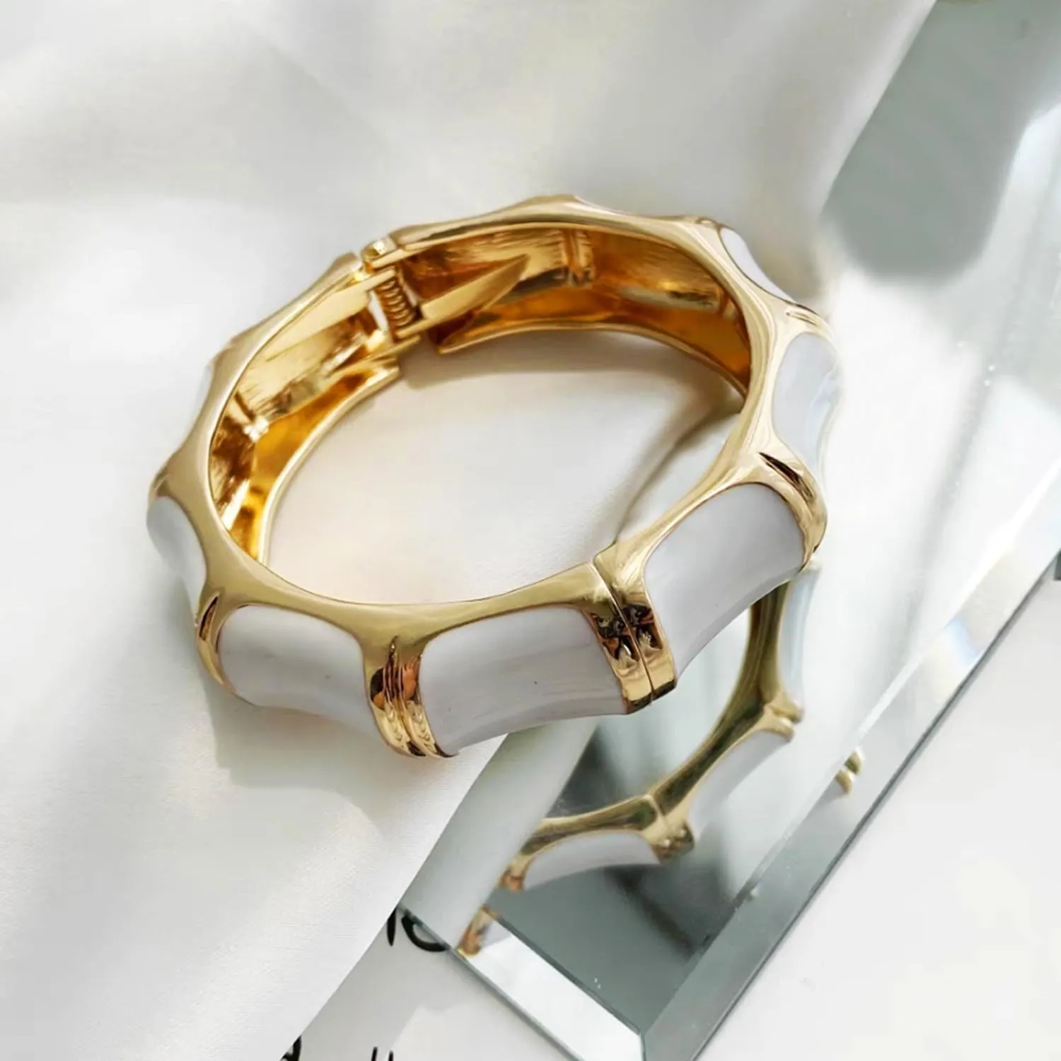 Wide Grooved Crystal Cuff Hinge Bangle Metal Shiny Punk Bracelet Great Polished Fashion Statement Bangles Gold Smooth Bangle Bracelet for Women Fashion Jewelry