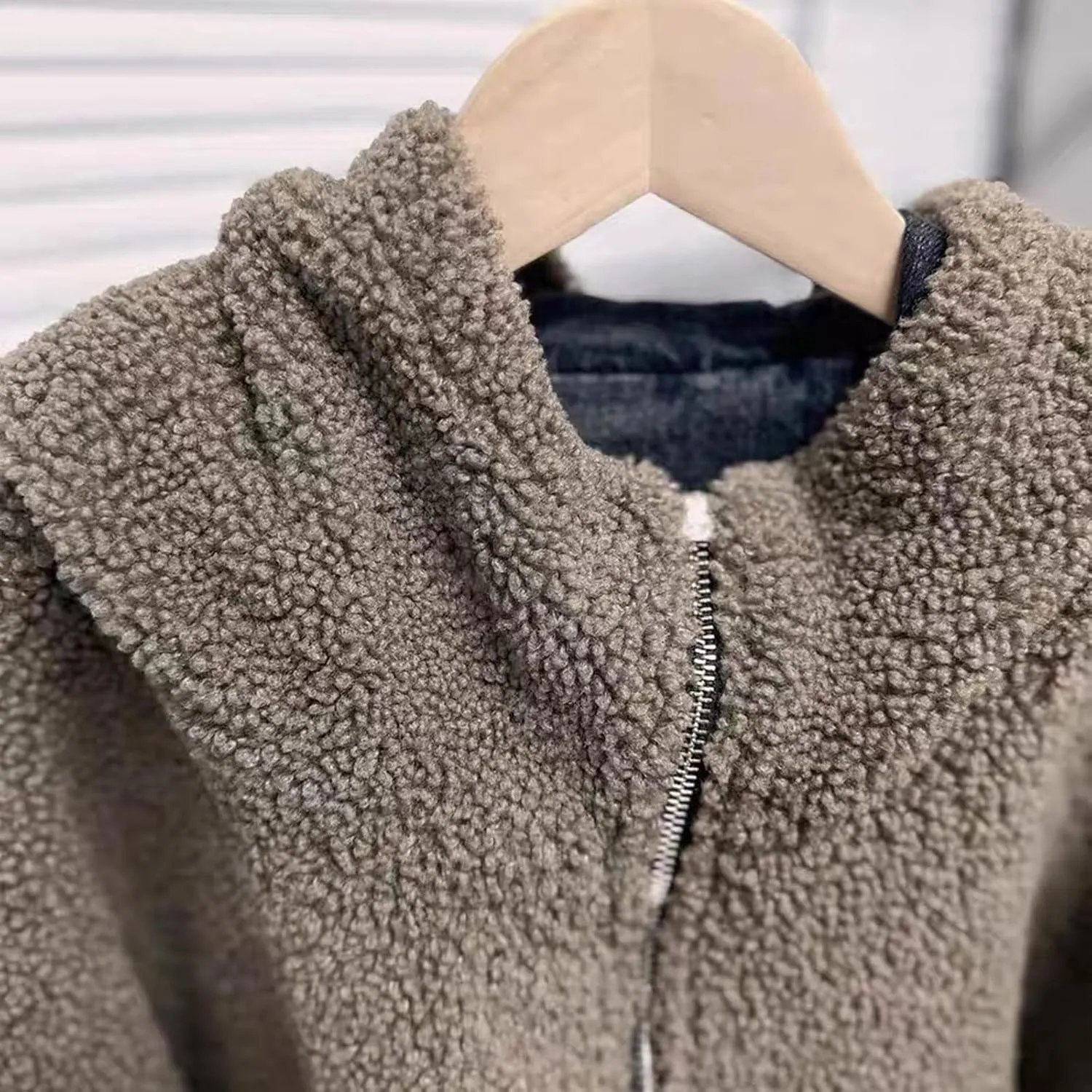 Womens Hooded Denim Jackets Sherpa Fleece Lined Zip Up Oversized Hoodie Jean Coat with Pockets